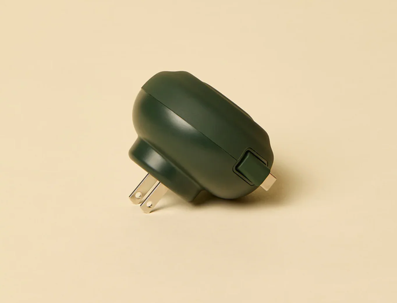 The Charger - 35 WATT USB-C CORD RETRACTABLE CHARGER - Image 6